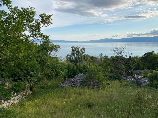 RIJEKA, KOSTRENA - land 2,106 m2 with sea view - only 230 meters from the sea! OPPORTUNITY!