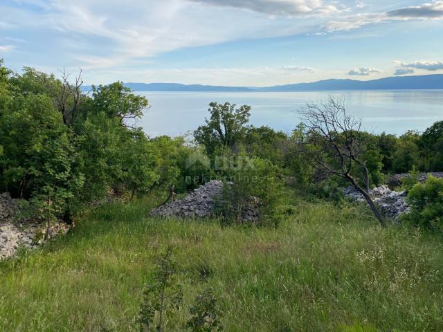 RIJEKA, KOSTRENA - land 2,106 m2 with sea view - only 230 meters from the sea! OPPORTUNITY!