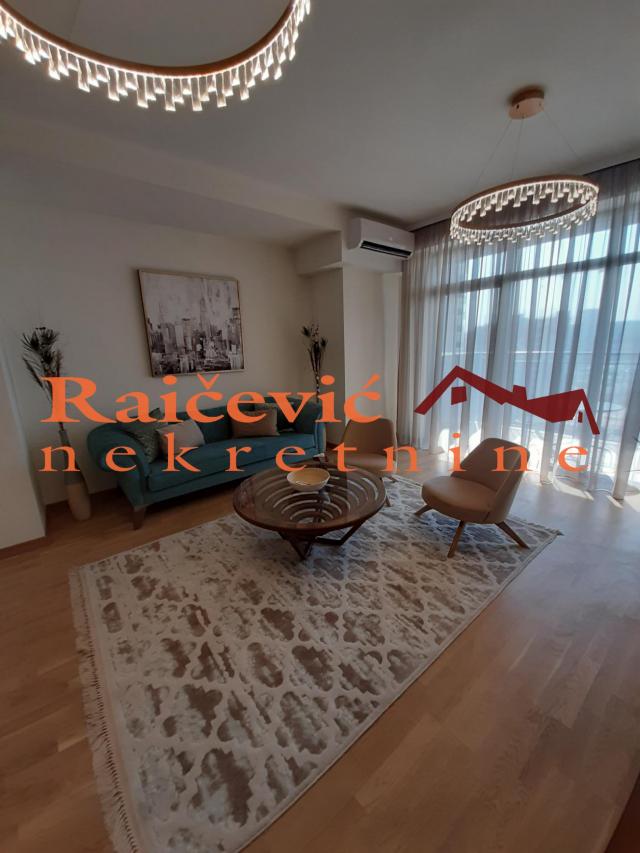 SAVSKI VENAC BEOGRAD NA VODI 82m2 , T , 410000e