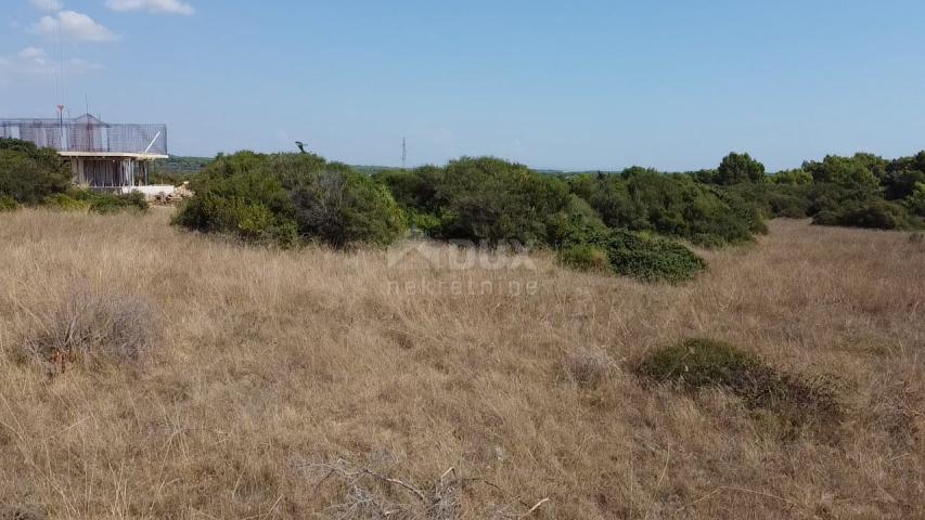 ISTRA, BANJOLE - Građevinski teren za stanove ili vilu za odmor!