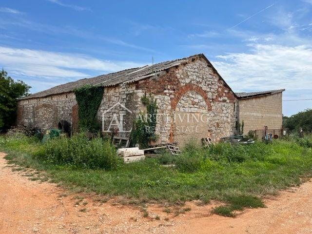 Umag - surroundings, autochthonous stone ruins for renovation