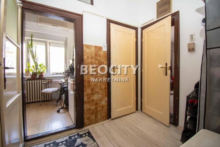 Stari grad, Studentski trg, Studenski trg, 2. 5, 51m2, 215000EUR