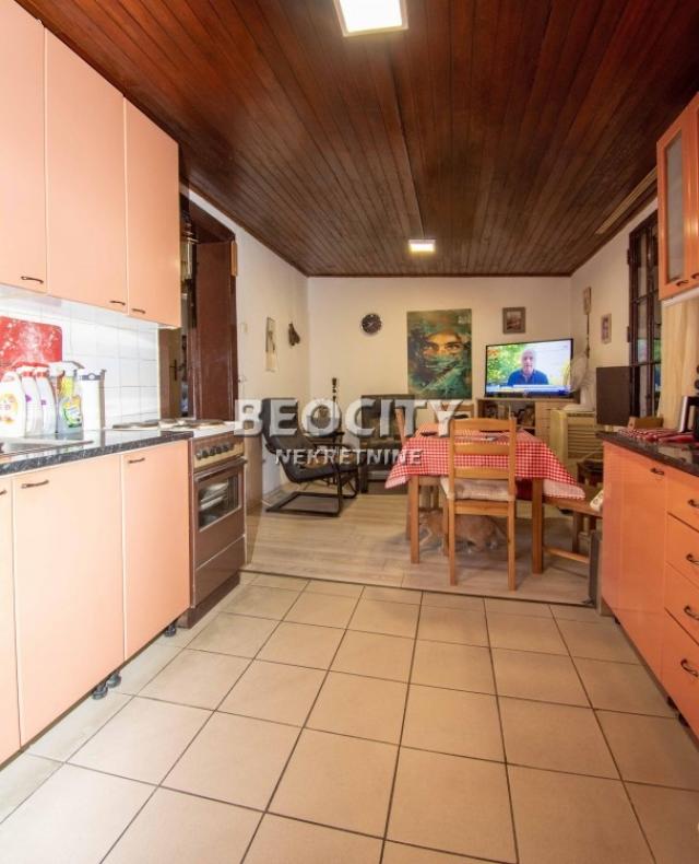 Stari grad, Studentski trg, Studenski trg, 2. 5, 51m2, 215000EUR