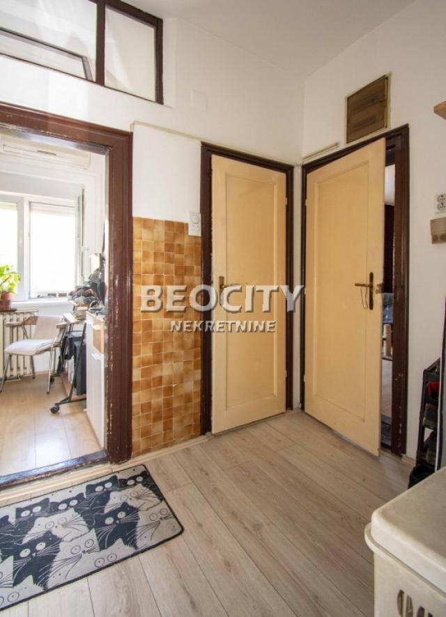 Stari grad, Studentski trg, Studenski trg, 2. 5, 51m2, 215000EUR