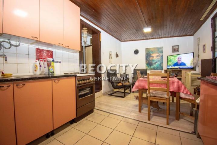 Stari grad, Studentski trg, Studenski trg, 2. 5, 51m2, 215000EUR