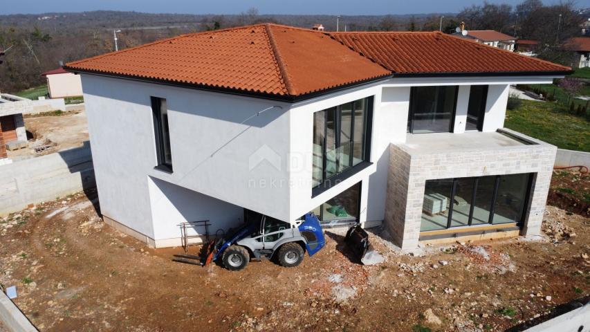 ISTRIA, POREČ-Modern villa under construction