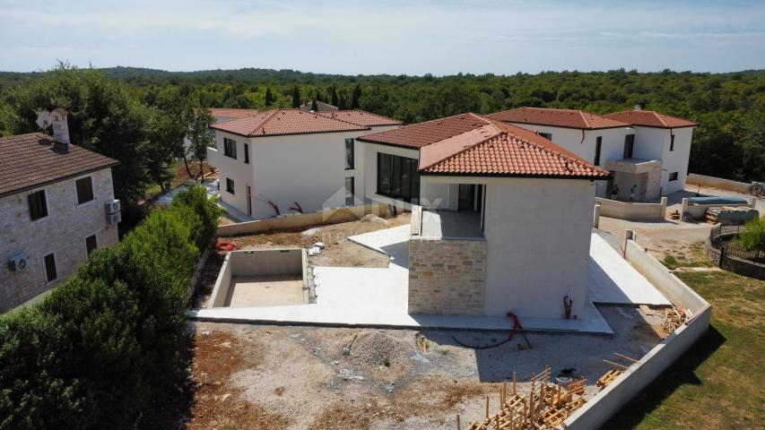 ISTRIA, POREČ-Modern villa under construction