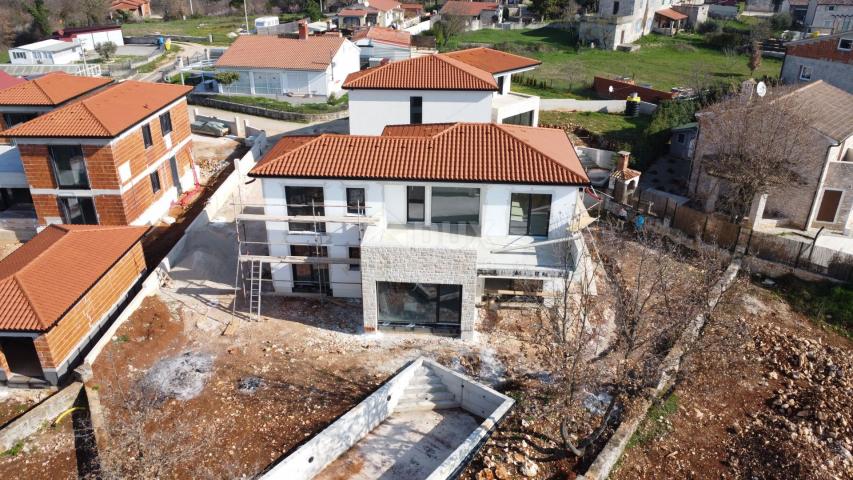 ISTRIA, POREČ-Modern villa with swimming pool under construction