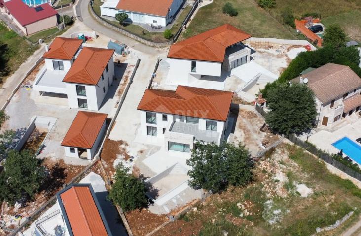 ISTRIA, POREČ-Modern villa with swimming pool under construction