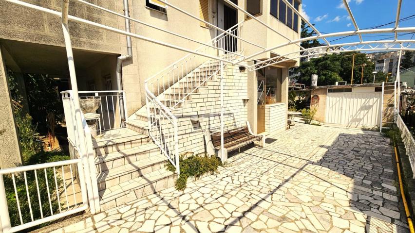 RIJEKA, DONJA VEŽICA - 3BR, 90 m2, garden!