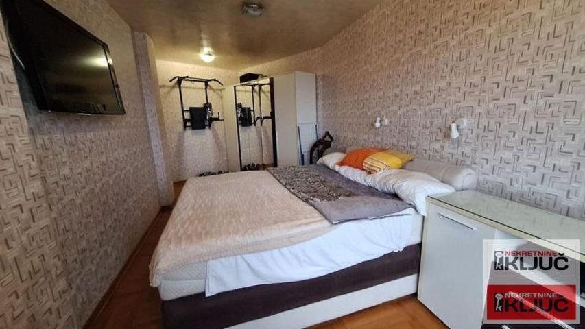 BULEVAR EVROPE, 108m2, Penthouse, Lux sa 2 Garažna mesta