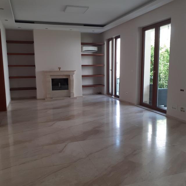 CUKARICA BANOVO BRDO 360m2 , 3200e