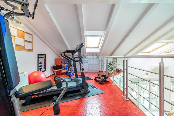 OPATIJA - Penthouse 222m2 in a fantastic location