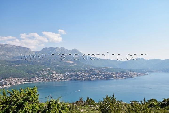 Zemljište sa otvorenim pogledom na more i grad Herceg Novi