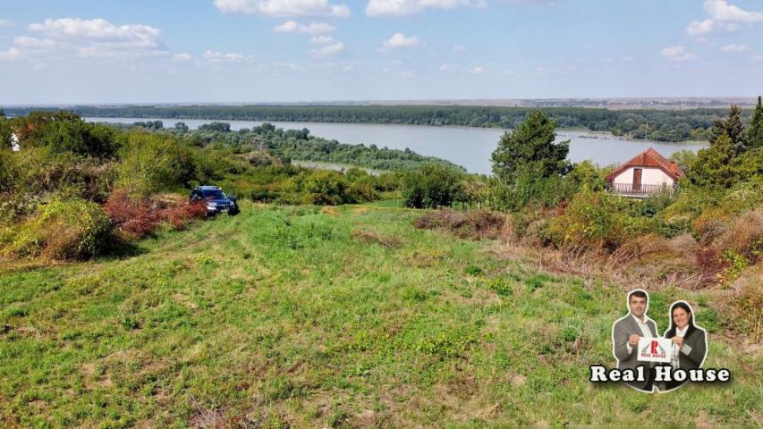 80 ari sa pogledom na Dunav u Slankamenu