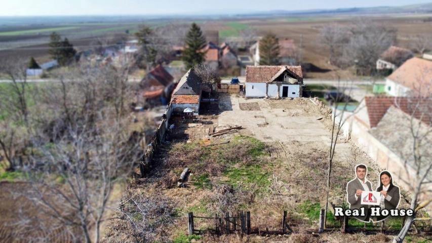 Veliki građevinski plac u Slankamenu