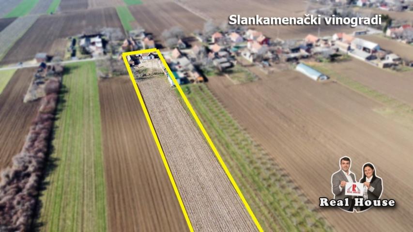 Veliki građevinski plac u Slankamenu