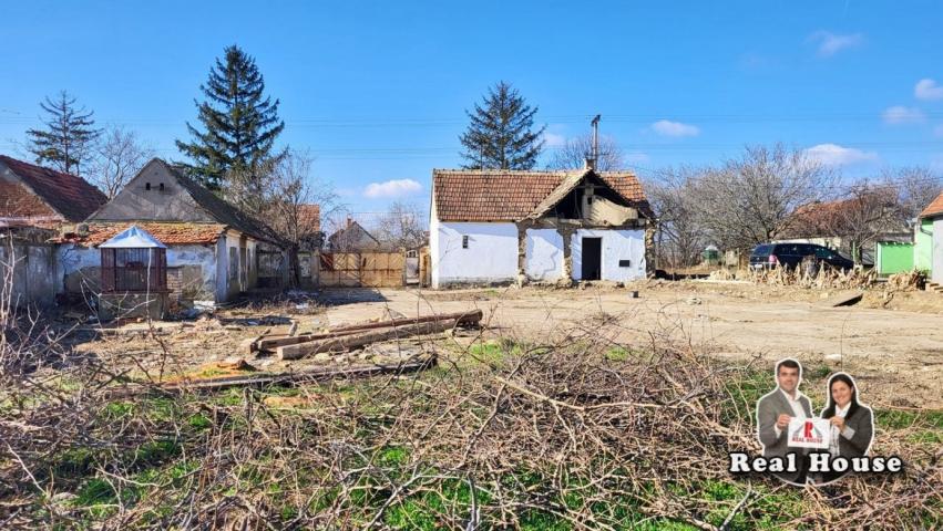 Veliki građevinski plac u Slankamenu