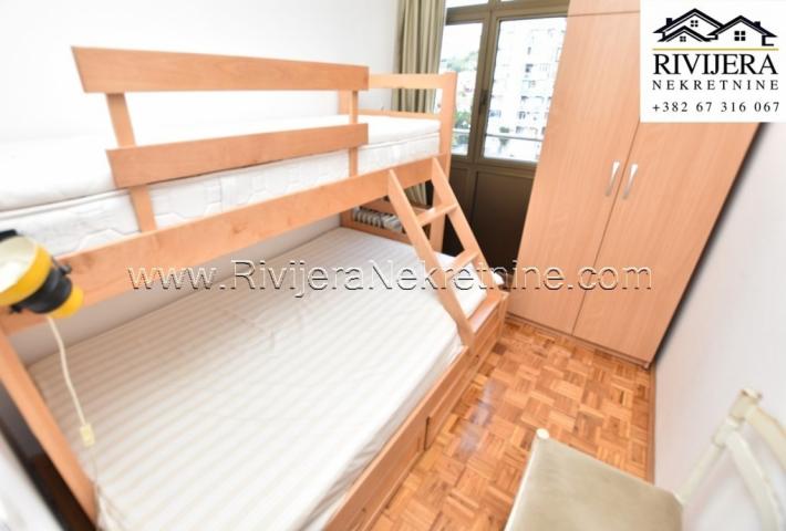 Two-bedroom apartment, sea view, Igalo center