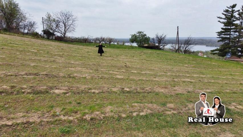 Plac u Slankamenu-pogled na Dunav i lepa pozicija