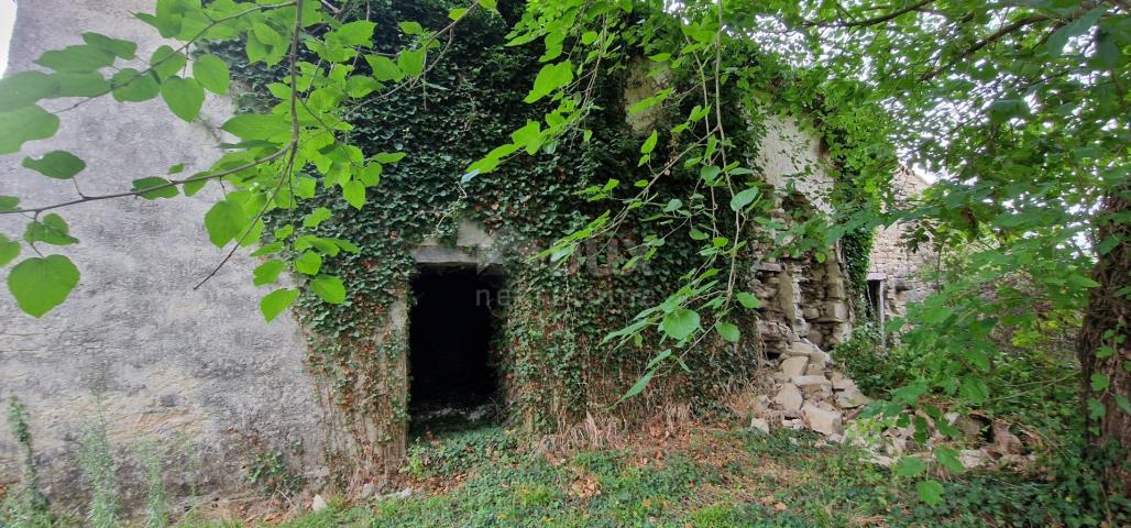 ISTRA, GRAČIŠĆE - Kompleks zemljišta s objektima i prekrasnim pogledom