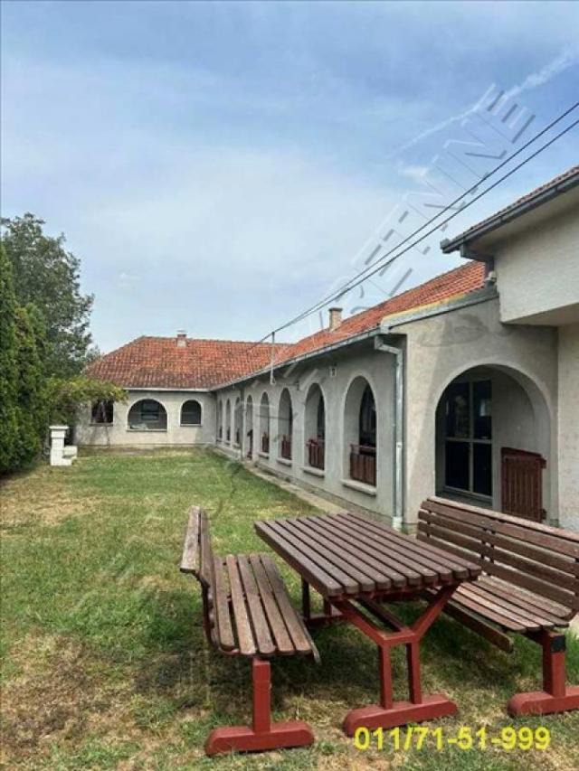 5. 0, Novi Banovci, Sremska, 160m2, plac 10ari