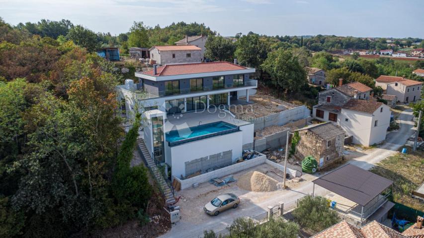 HIGH-QUALITY VILLA UNDER CONSTRUCTION WITH SEA VIEW