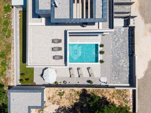 Elegante moderne Villa mit Blick auf das Meer und Brijuni