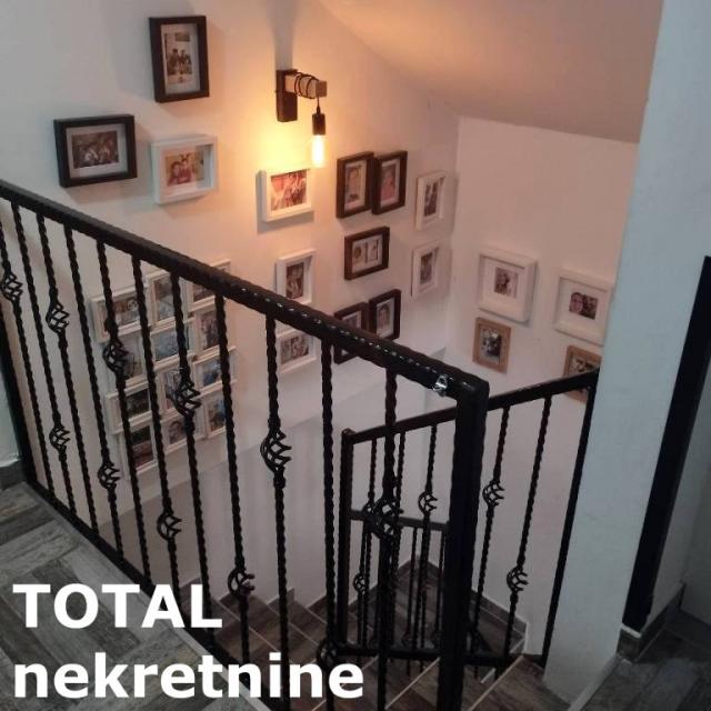 4 Četvorosoban stan NOVI SAD, 154500€