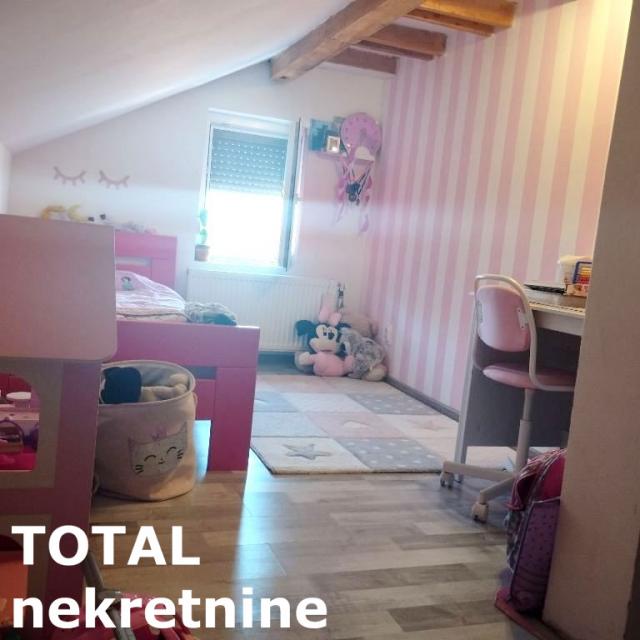 4 Četvorosoban stan NOVI SAD, 154500€