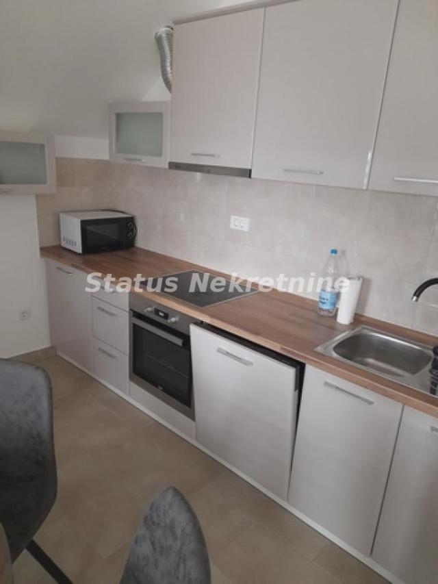 Adice-Uknjižen Namešten Šestosoban stan 170 m2-065/385 8880