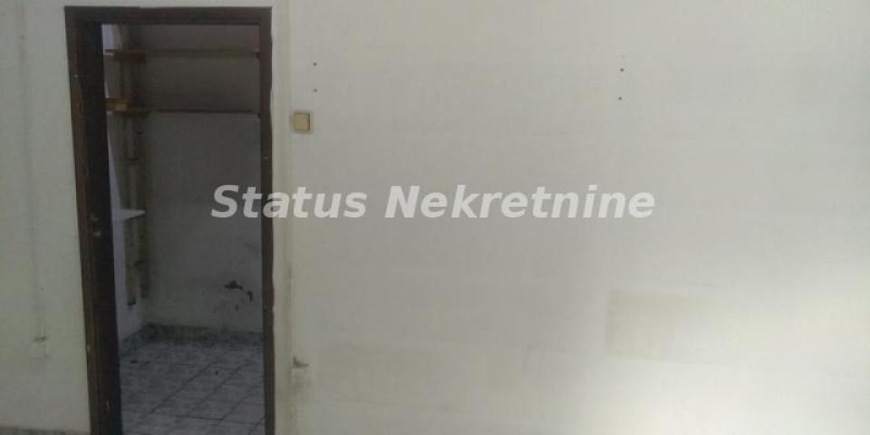 Salajka-Porodična kuća 80 m2 sa Lokalom-065/385 8880