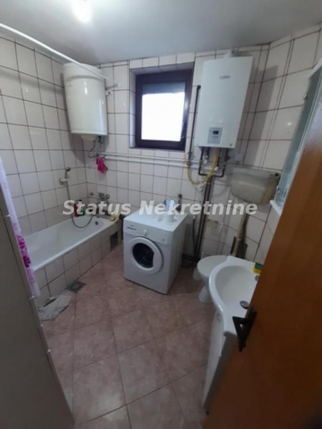 Temerin-novija spratna kuća 180 m2 na placu 738 m2 i na uglu dve ulice-065/385 8880