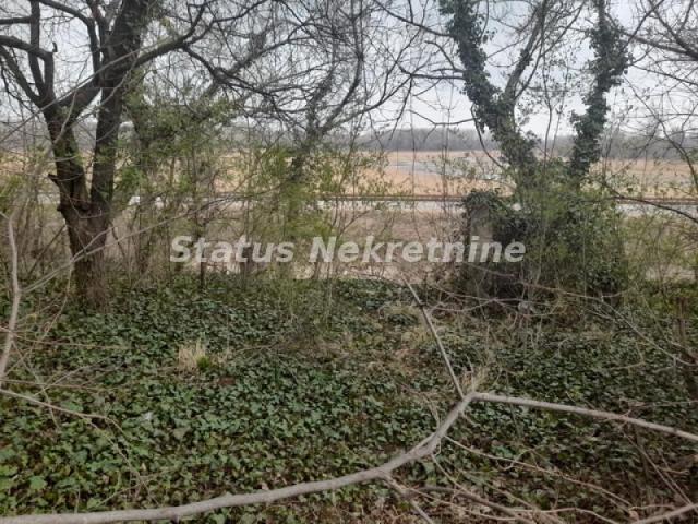 Petrovaradin-Građevinski Plac 505 m2 kod crkve na Tekijama-065/385 8880