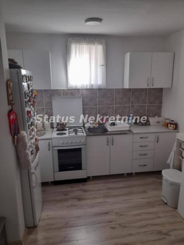 Stari Futog-Uknjižena Porodična kuća 93 m2 na Placu od 490 m2 u mirnom kraju-065/385 8880