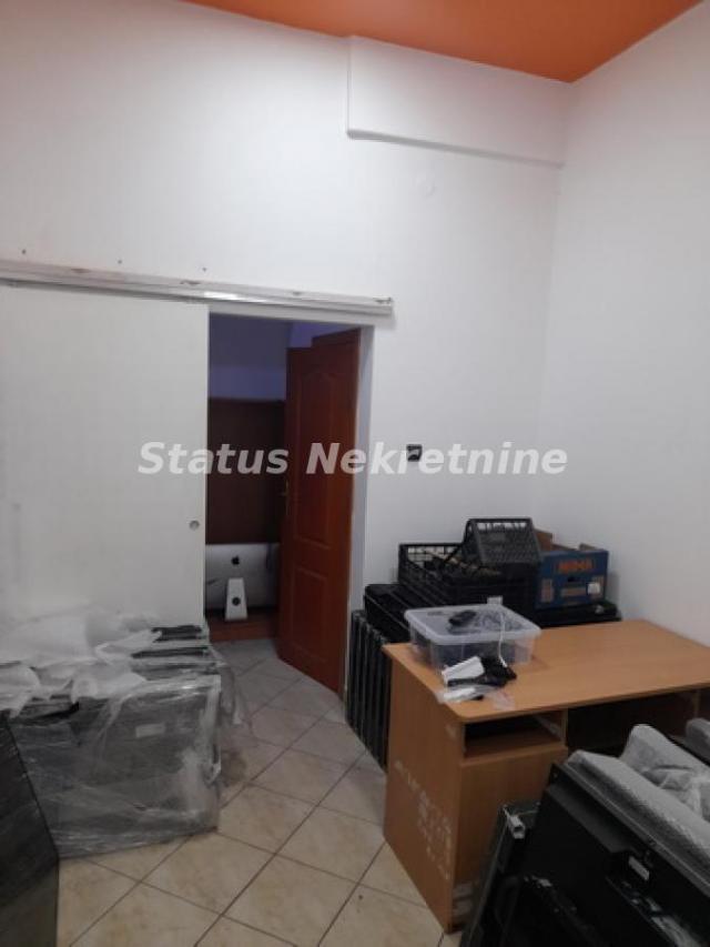 Nova Detelinara-Lep Uknjižen Lokal 27 m2 za razne namene-065/385 8880