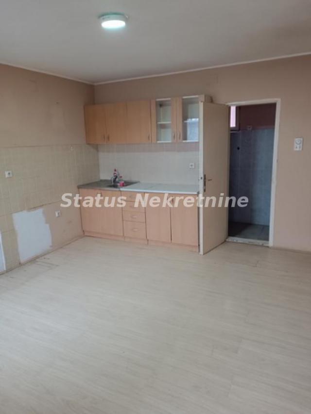 Šid-Pristojna Porodična kuća 122 m2 sa Dve Stambene jedinice-065/385 8880