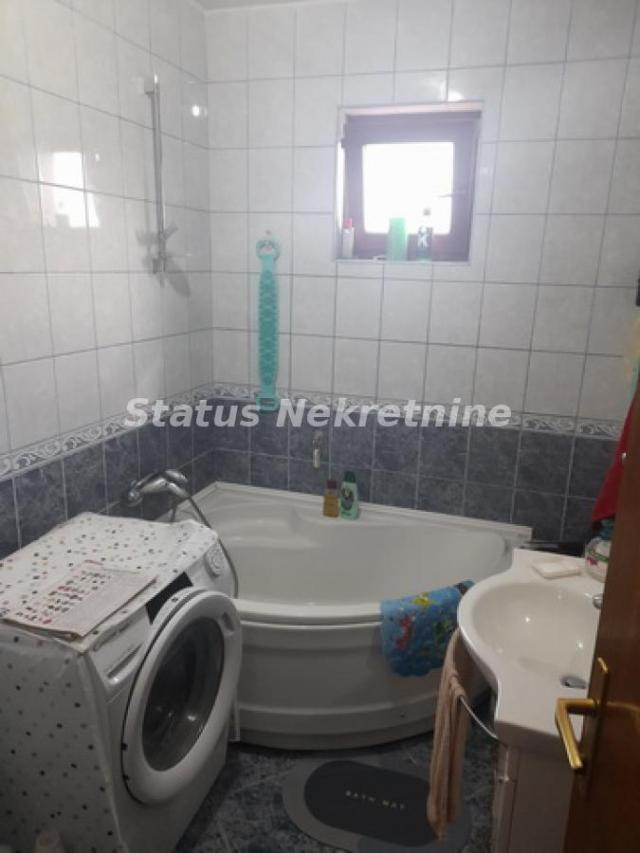 Veternik-Uknjižena Porodična kuća 250 na Placu 530 m2 u Mirnom kraju-065/385 8880