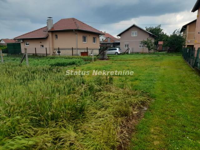 Futog-Pogodan Građevinski plac 688 m2 u Novom Futogu-065/385 8880