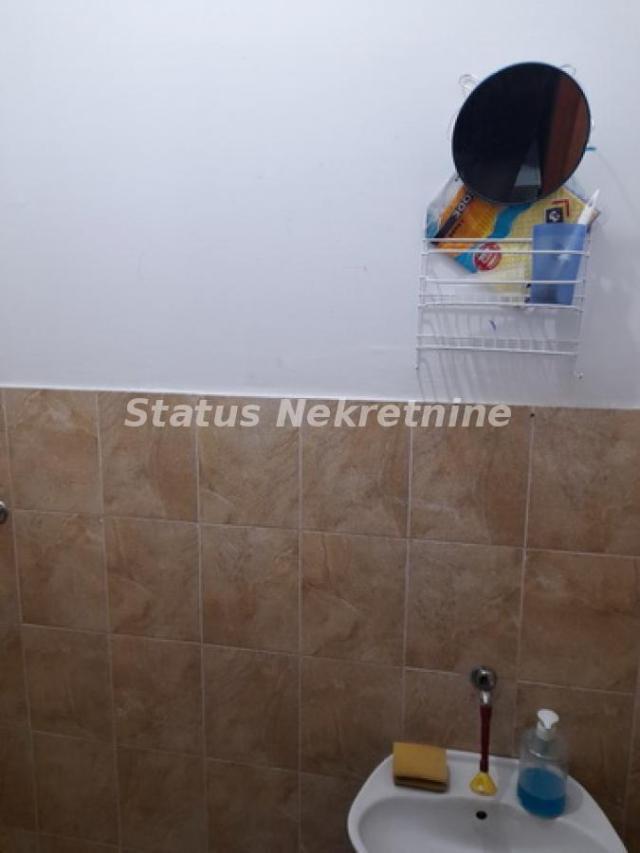 Nova Detelinara-Lep Uknjižen Lokal 27 m2 za razne namene-065/385 8880