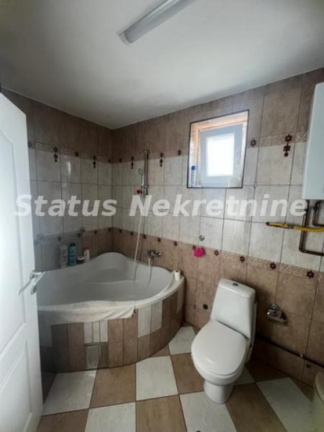 Sremska Kamenica-Prizemna Porodična Kuća 138 m2 na Čardaku-065/385 8880