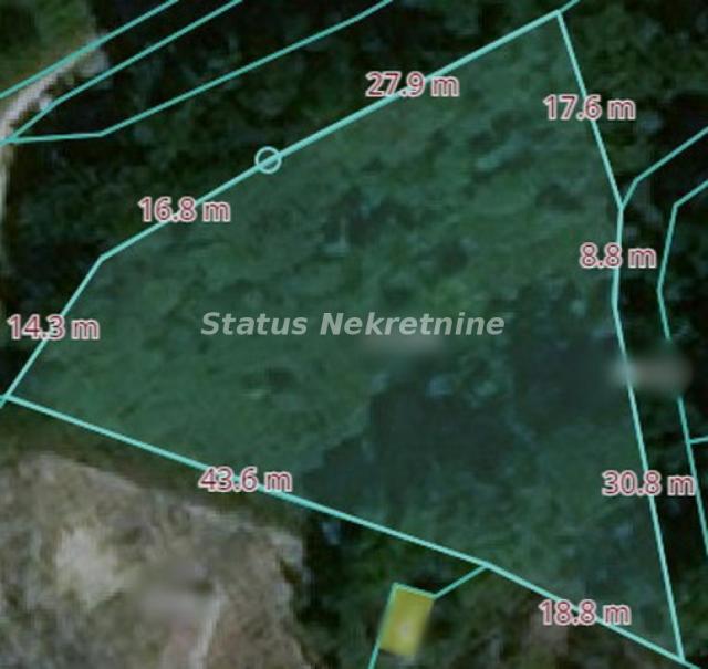 Sremska Kamenica-Artiljevo- Lep Trouglasti Plac 1631 m2 na Fruškoj gori-065/385 8880