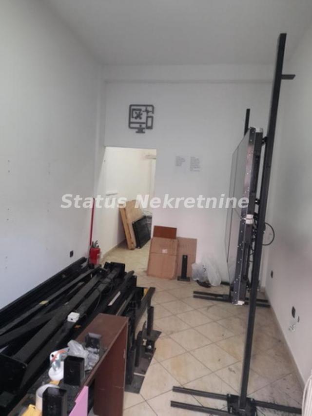 Nova Detelinara-Lep Uknjižen Lokal 27 m2 za razne namene-065/385 8880