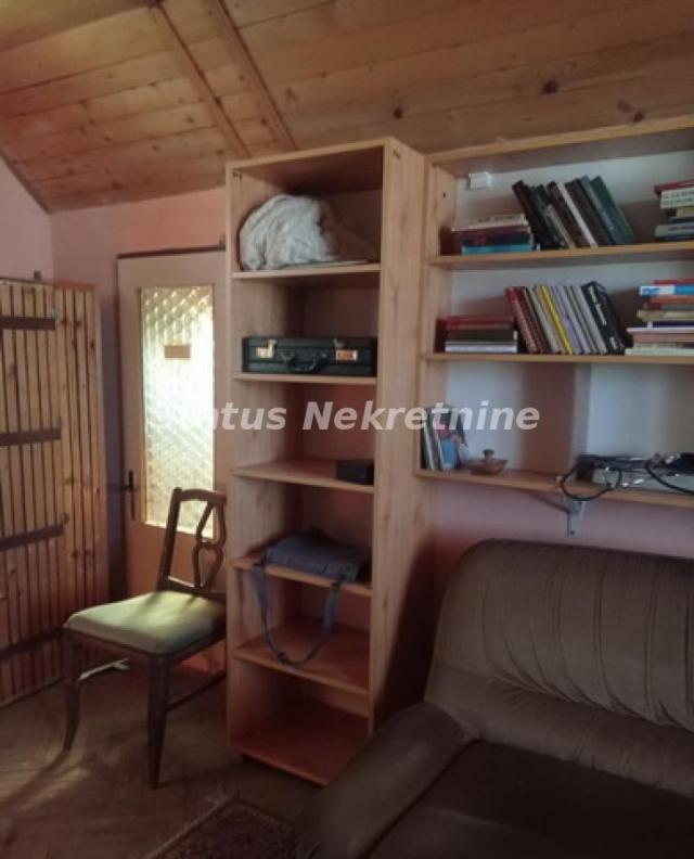 Banstol-Uknjižena Vikendica 65 m2 na lepom ravnom Placu 1067 m2 u Zelenoj Oazi-065/385 8880