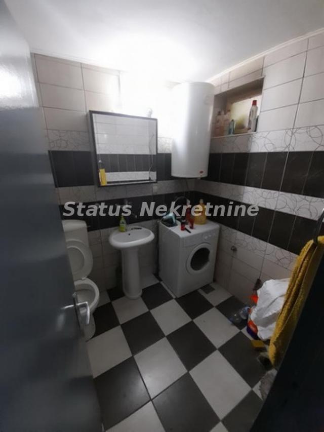 Petrovaradin-stara kuća na Velikom Placu 1750 m2-065/385 8880