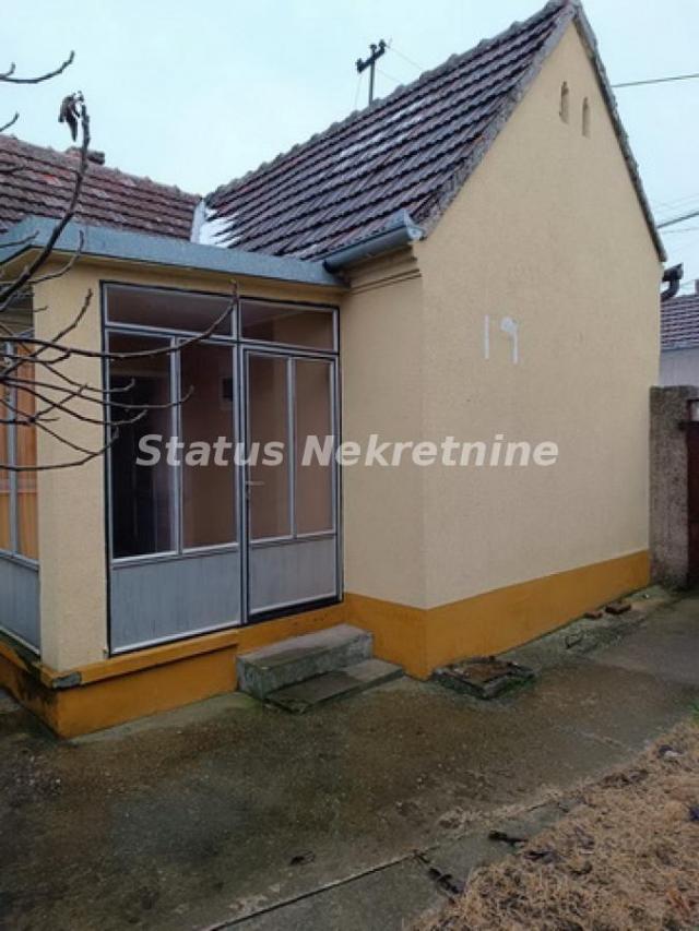 Šid-Pristojna Porodična kuća 122 m2 sa Dve Stambene jedinice-065/385 8880