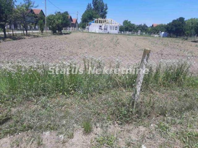 PRAZAN OGRAĐEN PLAC 1500 m2 U VETERNIKU BLIŽE FUTOGU POGODNO ZA BIZNIS-potreban Depozit-065/385 8880