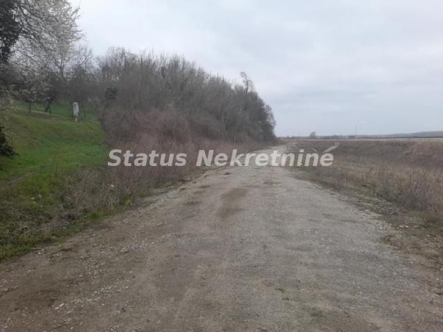 Petrovaradin-Građevinski Plac 505 m2 kod crkve na Tekijama-065/385 8880