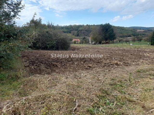 Krušedol-Plac 3780 m2 u blizini naselja-065/385 8880