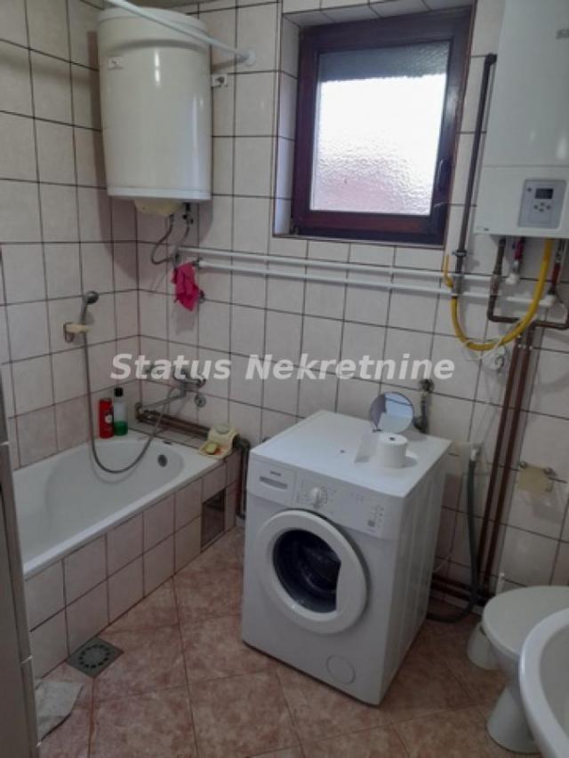 Temerin-novija spratna kuća 180 m2 na placu 738 m2 i na uglu dve ulice-065/385 8880